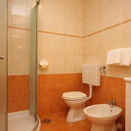 For Families With Children Stinjan, - 7423