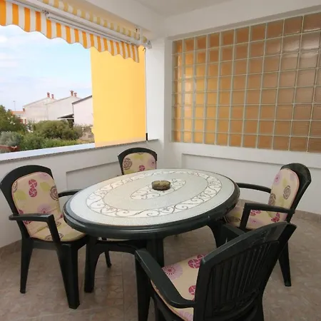 For Families With Children Stinjan, - 7423 아파트 *