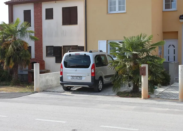 For Families With Children Stinjan, - 7423 * Pula