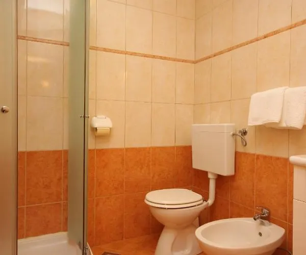 For Families With Children Stinjan, - 7423