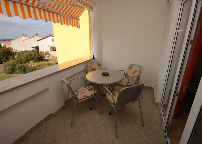 For Families With Children Stinjan, - 7423 * Pula