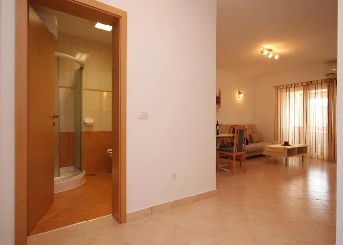 For Families With Children Stinjan, - 7423 Pula